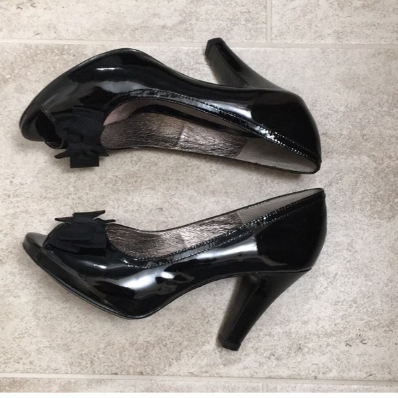 Sofft 8 Black Patent Leather Bow Shoes - Picture 4 of 9
